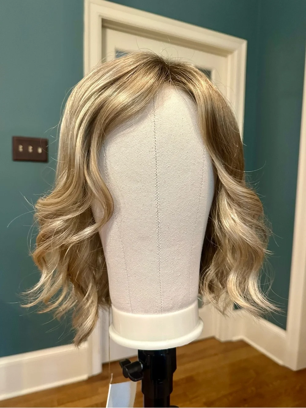 Scarlett - Jon Renau Wig Large Cap 12FS8 - Shade Praline